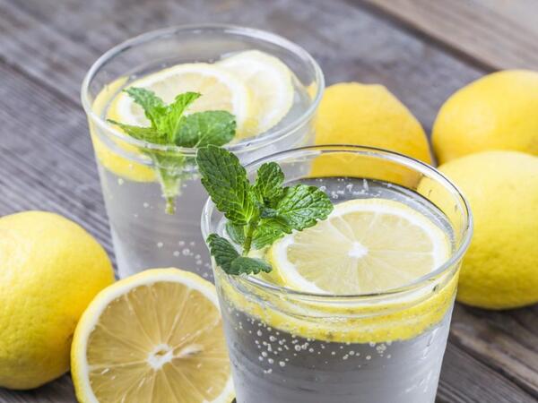 Səhər limonlu su içməyin faydaları