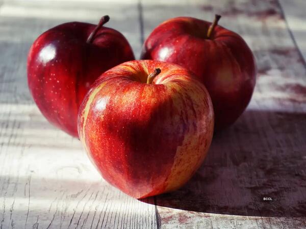 Bəzi meyvələrin parıldama səbəbi bilindi - Üstünə görün nə çəkirlərmiş