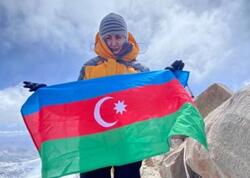 Elmira Aslanova Antarktidanın ən yüksək zirvəsində