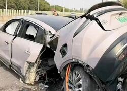 Elektrikli Çin maşını qəzaya düşdü, iki yerə bölündü - FOTO