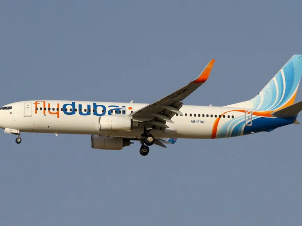 Dubaya uçan təyyarə Bakıda təcili eniş etdi