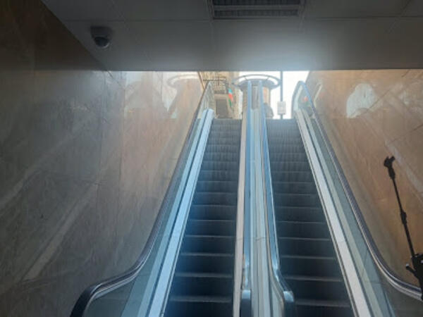 Qırılan eskalatorda xəsarət alanların vəziyyəti açıqlandı