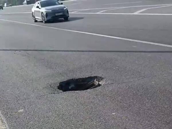 Aeroport yolunda təhlükəli vəziyyət - FOTO