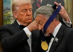 Tramp Hollivud ulduzlarını təltif etdi - <span class="color_red">FOTO</span>