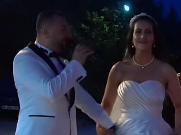 Toyunda həmin mahnını oxuduğuna görə məhkəməyə verildi - FOTO