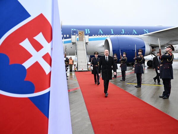 Prezident İlham Əliyev Slovakiyaya rəsmi səfərə gedib - FOTO