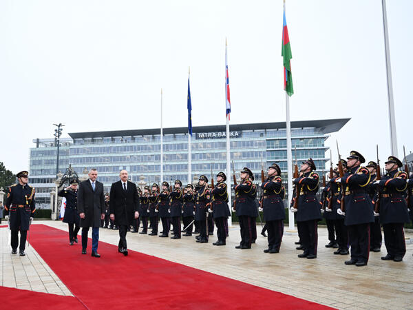 İlham Əliyevin Bratislavada rəsmi qarşılanma mərasimi olub - <span class="color_red">FOTO</span>