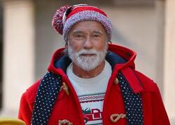 Arnold Şvartseneggeri görən polislər &quot;sıraya düzüldülər&quot; - <span class="color_red">VİDEO</span>