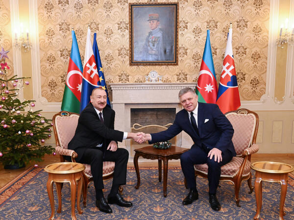 İlham Əliyevin Slovakiyanın Baş naziri ilə təkbətək görüşü olub - FOTO
