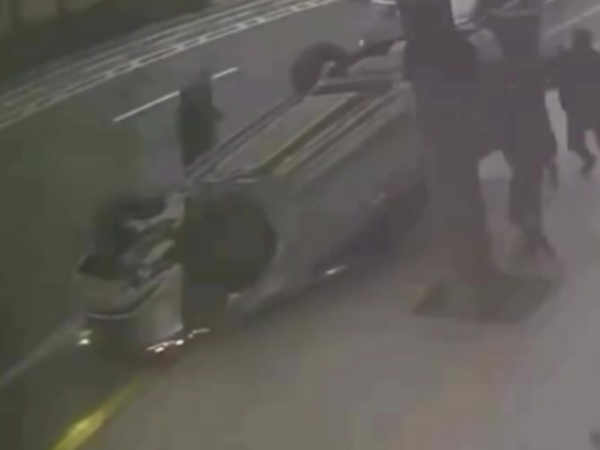 “İçərişəhər” yaxınlığında ağır qəza - maşın aşdı - <span class="color_red">VİDEO</span>