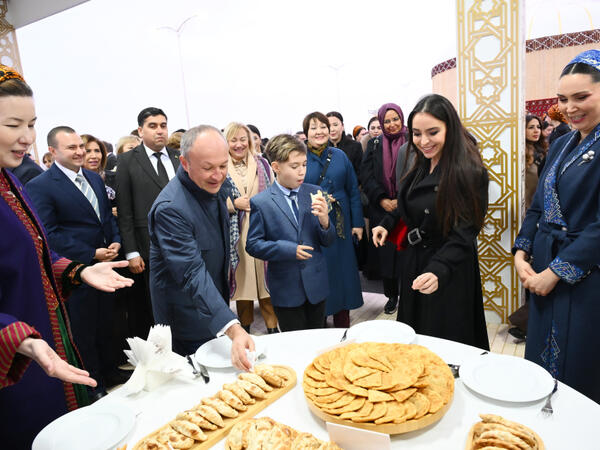 Leyla Əliyeva Türkmənistan milli mətbəxinə həsr olunan sərgidə iştirak edib - <span class="color_red">FOTO</span>