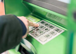 Anasının kartından oğurluq edib arvadına göndərən şəxs saxlanıldı - FOTO