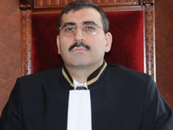 Prezidentin rektor təyin etdiyi Rövşən İsmayılov KİMDİR? - DOSYE