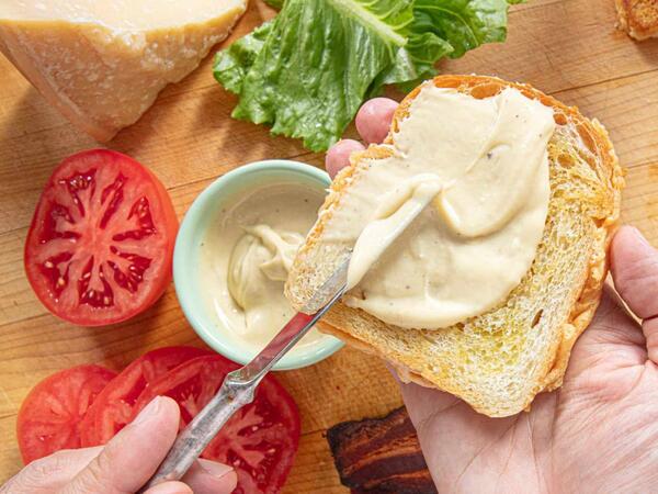 &quot;Məsum&quot; görünən mayonezin <span class="color_red">ölümcül riskləri</span>