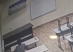 Sığınacaqda azyaşlının &quot;Qarabağ&quot; sevgisi: Oyunu izləmək üçün icazə alıb... - VİDEO