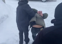 Azərbaycanlı Rusiyada barda videozəng üstündə iki qardaşı BIÇAQLADI - FOTO