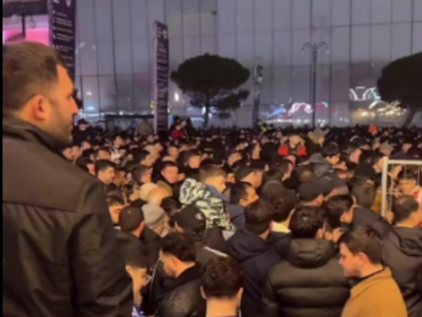&quot;Qarabağ&quot;ın oyununda xoşagəlməz HAL: 100 manatlıq biletlə stadiona buraxılmadılar
