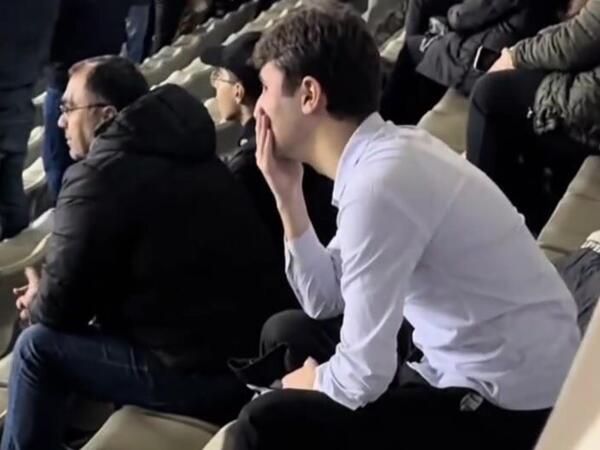 Azarkeş &quot;Qarabağ&quot;ın məğlubiyyətinə ağladı - VİDEO