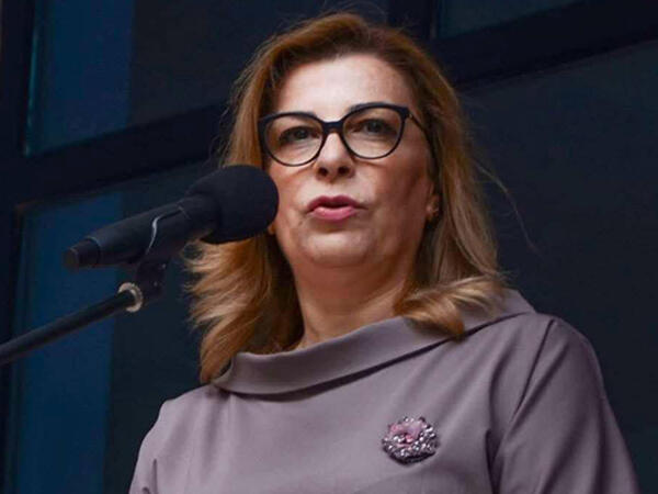 İradə Xəlilova məhkəməyə gəlmədi - Qızının qızıllarını ələ keçirənə hökm oxundu