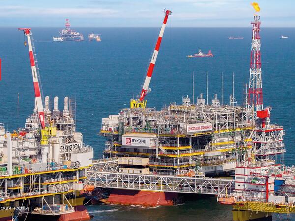 Rusiyanın Xəzərdəki neft platforması ilk dəfə VURULDU