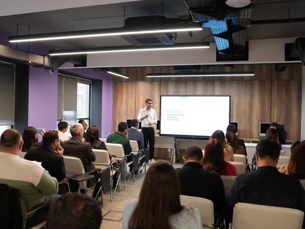 Süni intellektin təhlükəsiz və etibarlı tətbiqi üçün standartlar izah edildi