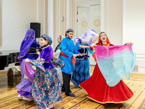 Azərbaycan Milli İncəsənət Muzeyində “Arşın mal alan” adlı tamaşası nümayiş olunub  - FOTO