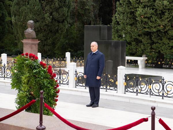 DTX əməkdaşları Fəxri xiyabanda Ulu Öndər Heydər Əliyevin xatirəsini anıblar - <span class="color_red">VİDEO - FOTO</span>