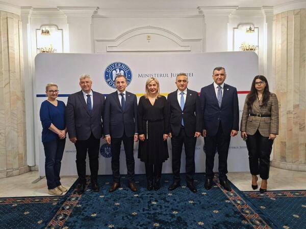 Vəkillər Kollegiyasının rəhbərliyi Rumıniyanın Ədliyyə Nazirliyində görüş keçirib - <span class="color_red">FOTO</span>