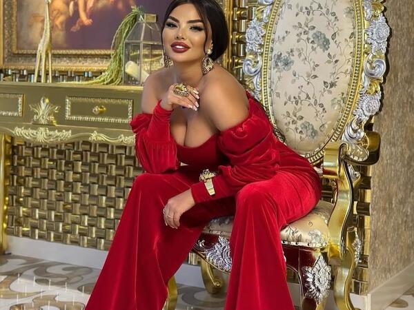 "Canlı ifa etmirəm, oxuduğumun tonallığını bilmirəm, amma ayın 27 günü tədbirdəyəm"