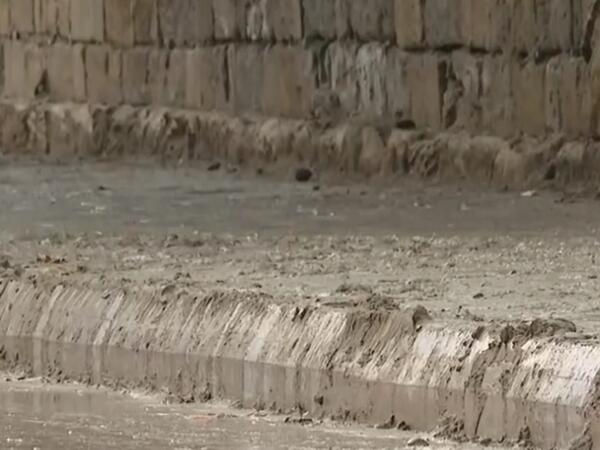 Bakının mərkəzində torpaq sürüşməsi riski - <span class="color_red">VİDEO</span>