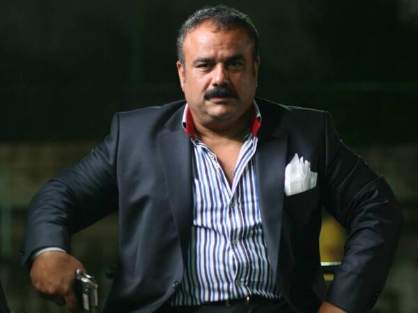 Məşhur türk müğənni TANINMAZ HALDA - <span class="color_red">VİDEO</span>