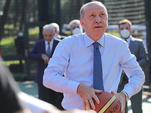 &quot;Həftədə 2-3 dəfə basketbol oynayıram&quot; - Ərdoğan - <span class="color_red">VİDEO</span>