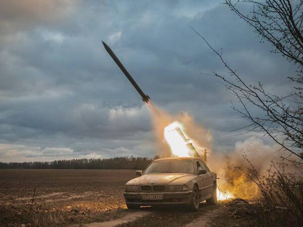 Ukraynada BMW E38-i roket atan kimi istifadə edirlər - <span class="color_red">VİDEO - FOTO</span>