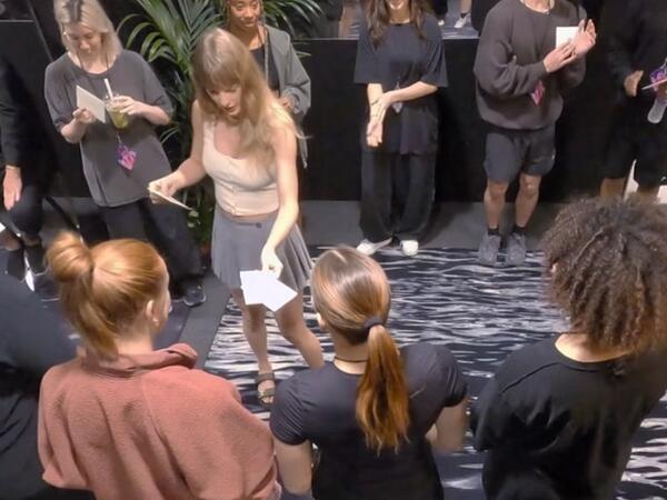 Komandasının hər üzvünə 100 min dollar bonus payladı - <span class="color_red">VİDEO</span>