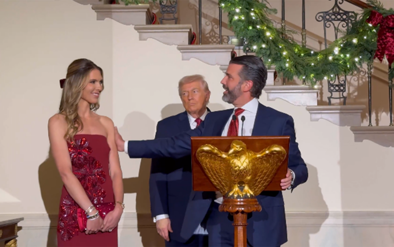 Trampın oğlu onunla nişanlandı -