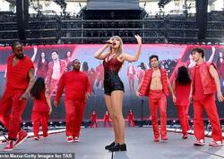 İşçilərinin hər birinə 100 min dollar verdi - <span class="color_red">FOTO</span>