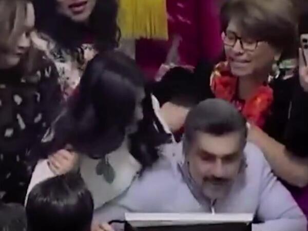 Qadın deputatlar arasında dava düşdü - <span class="color_red">VİDEO</span>