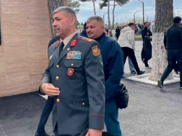 Mais Bərxudarovun yeni görüntüsü – <span class="color_red">FOTO</span>