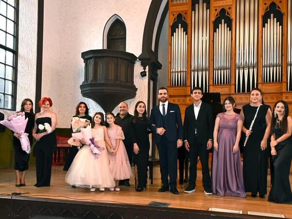 “Musiqi terapiyası: Səsin toxunuşu” adlı konsert baş tutdu - FOTO