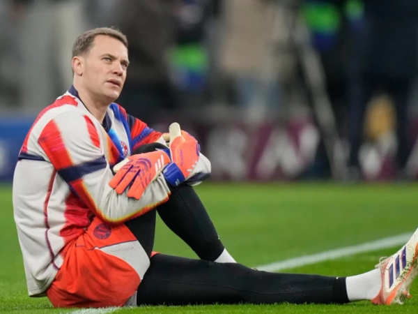 Manuel Noyer ciddi <span class="color_red">zədə aldı</span>