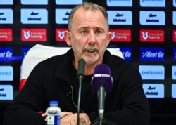 "Beşiktaş" 2 futbolçu ilə yollarını ayırır - <span class="color_red">FOTO</span>