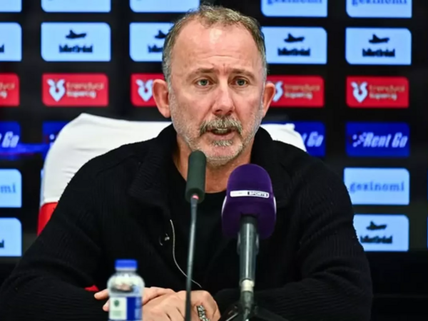 "Beşiktaş" 2 futbolçu ilə yollarını ayırır - <span class="color_red">FOTO</span>