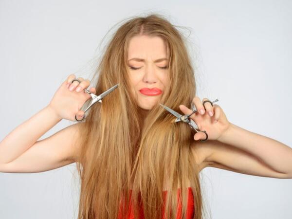 Depressiya zamanı qadınlar niyə saçlarını kəsdirir?