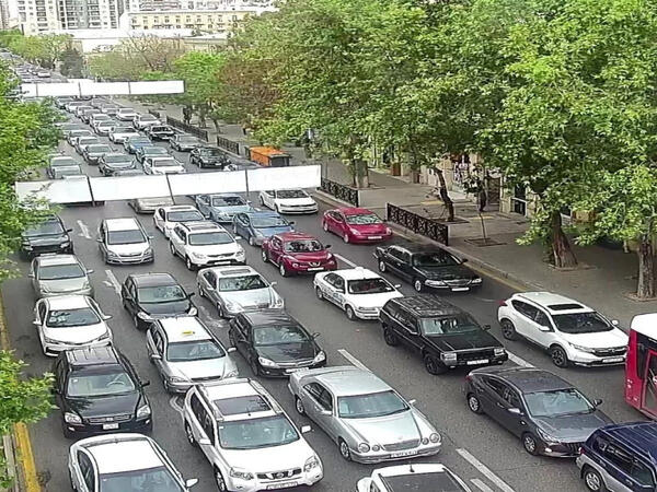 Azərbaycanda tıxac vergisi tətbiq oluna bilər: 5 MANAT - <span class="color_red">VİDEO</span>