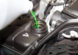 Mühərrikin ömrünü səssizcə "yeyən" maddə - Litri 5 manatdan başlayır