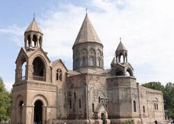 Eçmiədzində toqquşmalar başlayıb, saxlanılanlar var