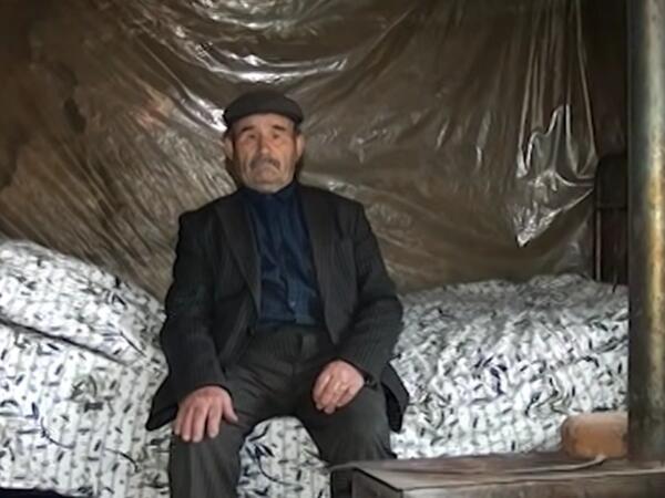 Hədiyyə bəhanəsi ilə oğurluq: Goranboyda 81 yaşlı kişini aldadıblar