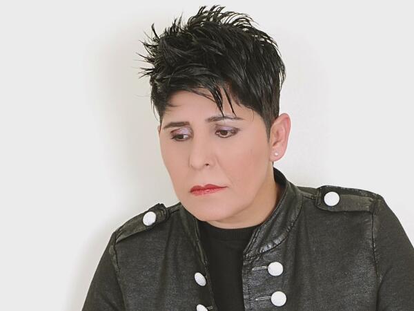 Məşhur türk müğənniyə qan xərçəngi diaqnozu qoyuldu - <span class="color_red">FOTO</span>