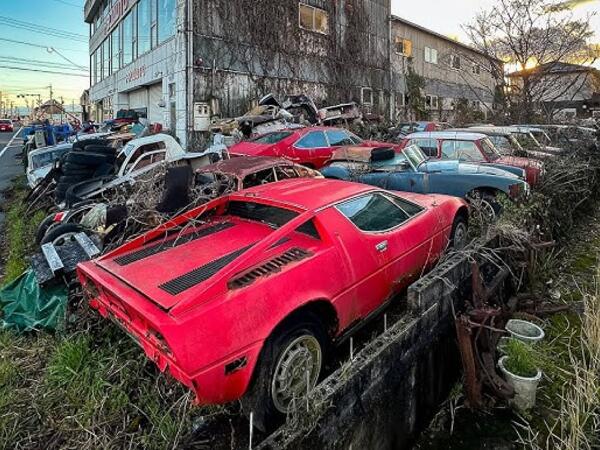 Tərk edilmiş lüks avtomobil salonu TAPILDI: nadir modellər heyrət doğurdu - <span class="color_red">FOTOlar</span>