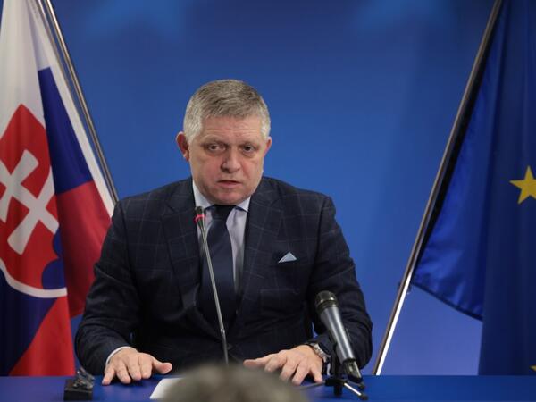 Baş nazirin təyyarəsi Brüsseldə zədələndi